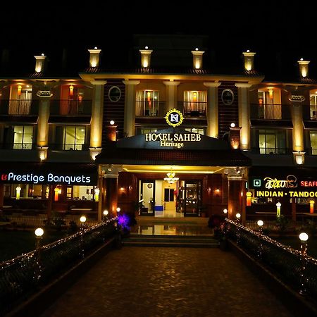 Hotel Saheb Panvel Exteriér fotografie