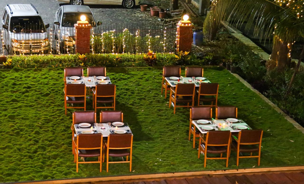 Hotel Saheb Panvel Exteriér fotografie
