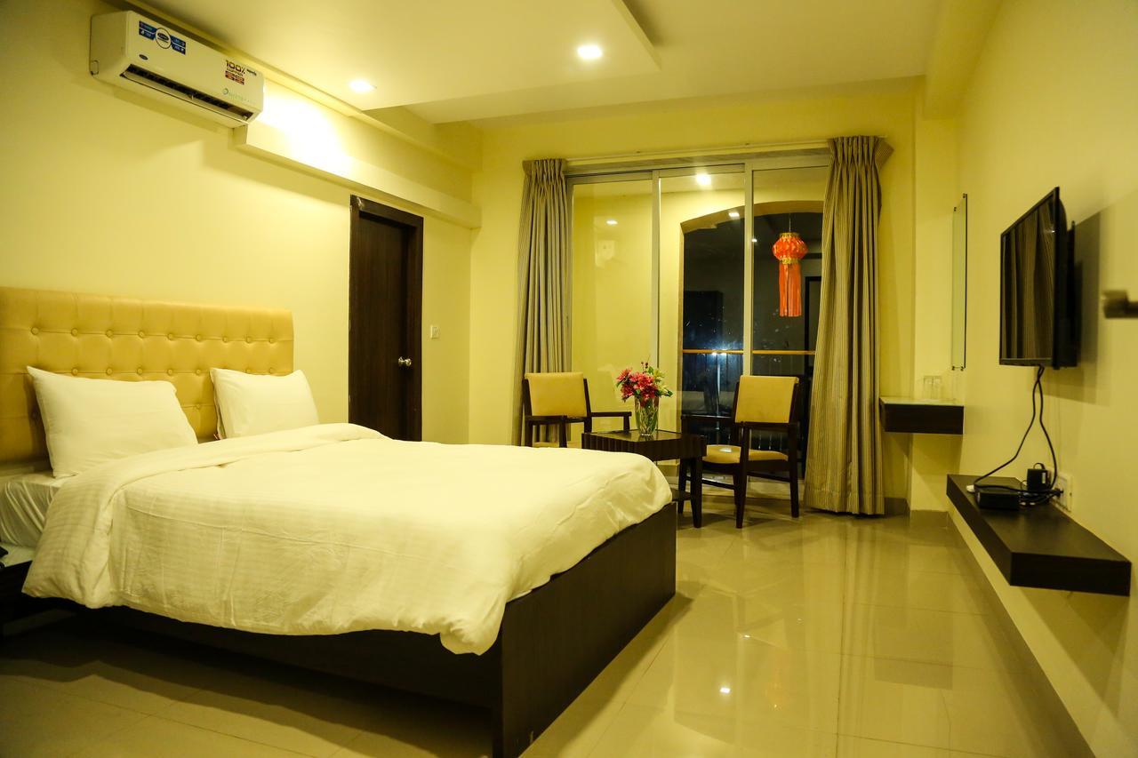 Hotel Saheb Panvel Exteriér fotografie